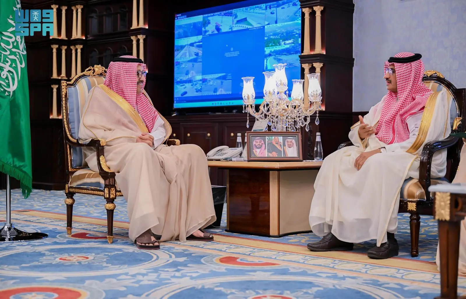 أمير الباحة يطّلع على منجزات إدارة الأحوال المدنية بالمنطقة