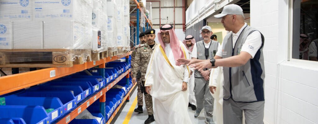 نائب أمير مكة يزور مستشفى القوات المسلحة بـ “منى” ومقر شركة نوبكو في المشاعر المقدسة
